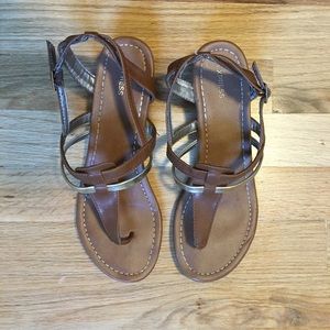 Express brown wedge sandal.